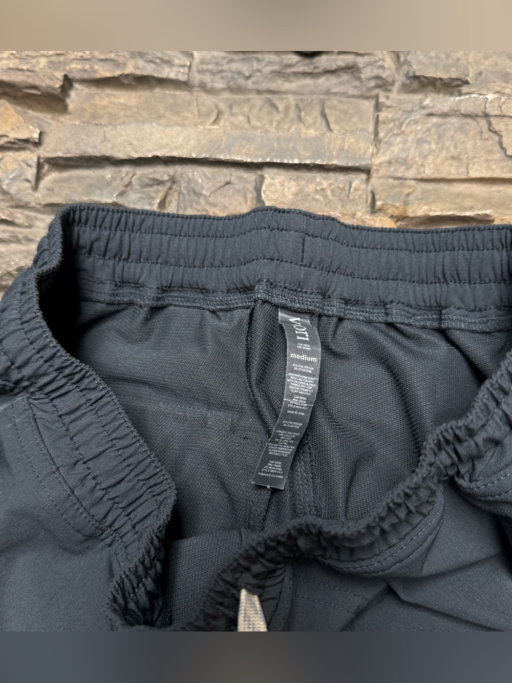 Vuori Transit Technical Joggers Pants Men Medium Elastic Waist V417 31” Inseam - Picture 3 of 10